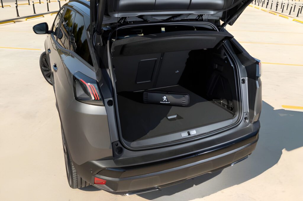 Coffre Peugeot 3008 : mesures et capacité modulable